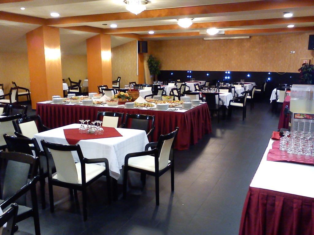 נג'קניז'ה Hotel Central מראה חיצוני תמונה