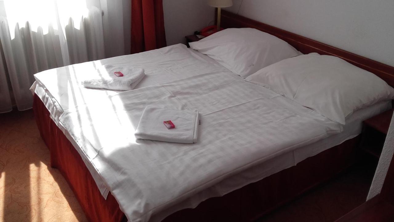 נג'קניז'ה Hotel Central מראה חיצוני תמונה