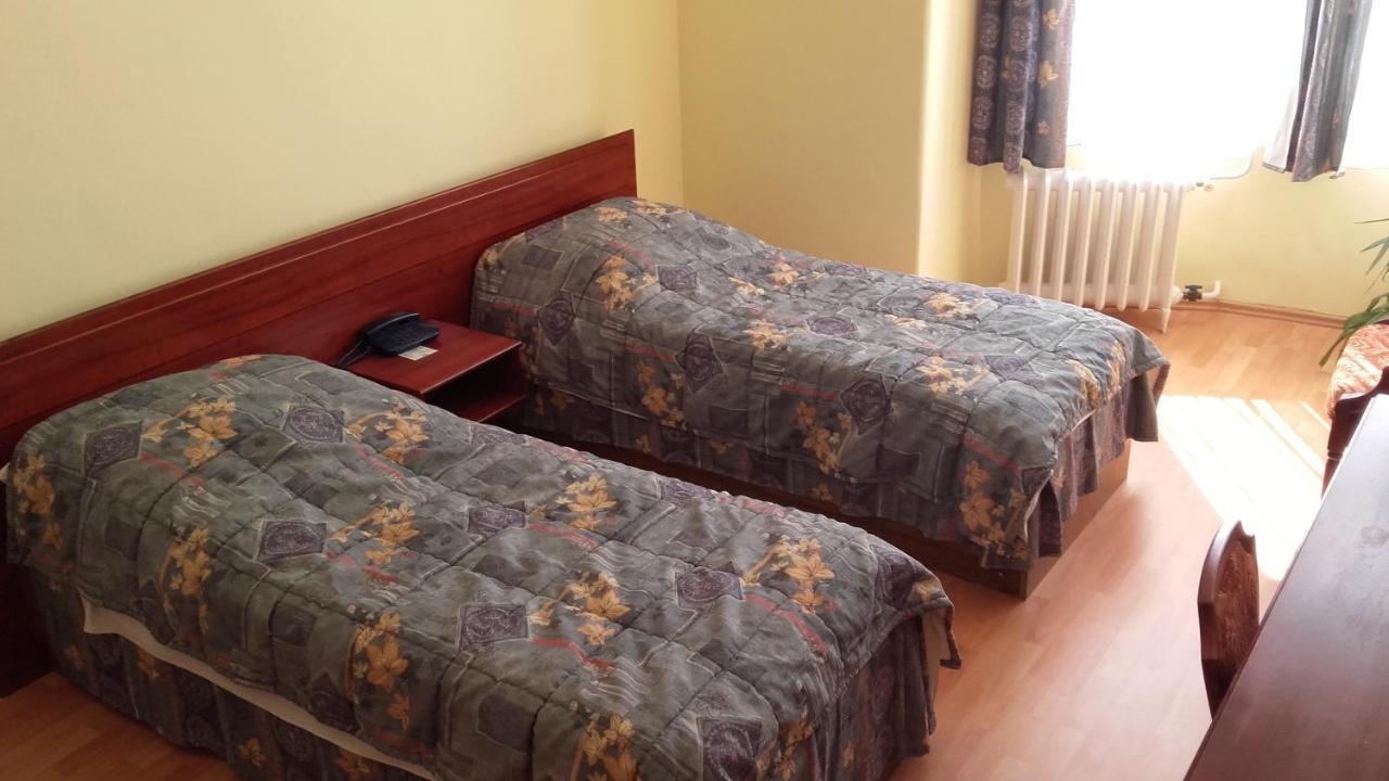 נג'קניז'ה Hotel Central מראה חיצוני תמונה