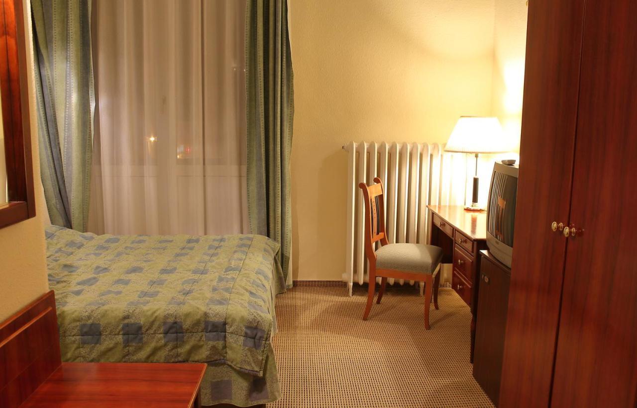 נג'קניז'ה Hotel Central מראה חיצוני תמונה
