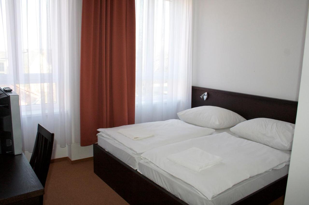 נג'קניז'ה Hotel Central מראה חיצוני תמונה