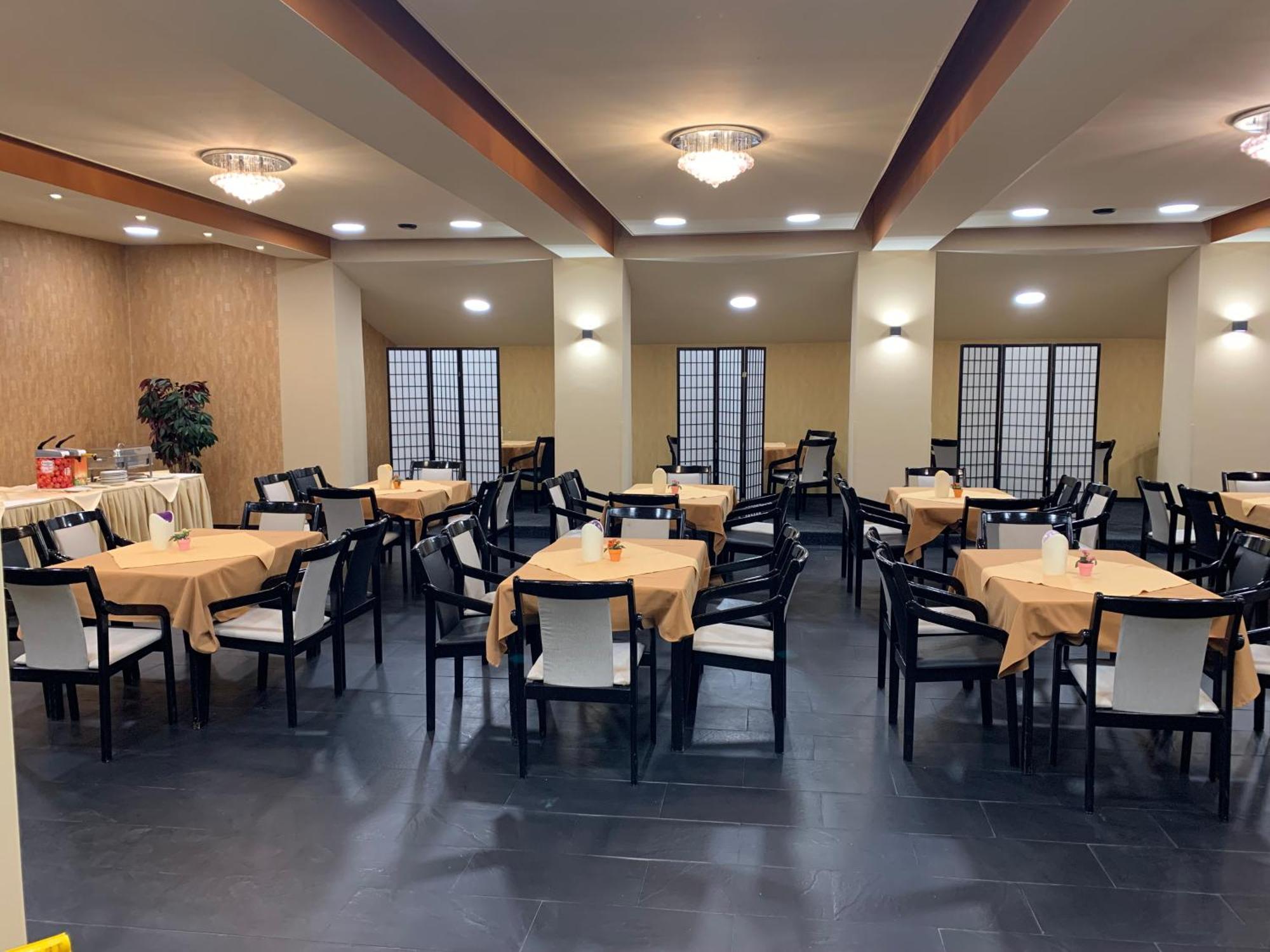נג'קניז'ה Hotel Central מראה חיצוני תמונה
