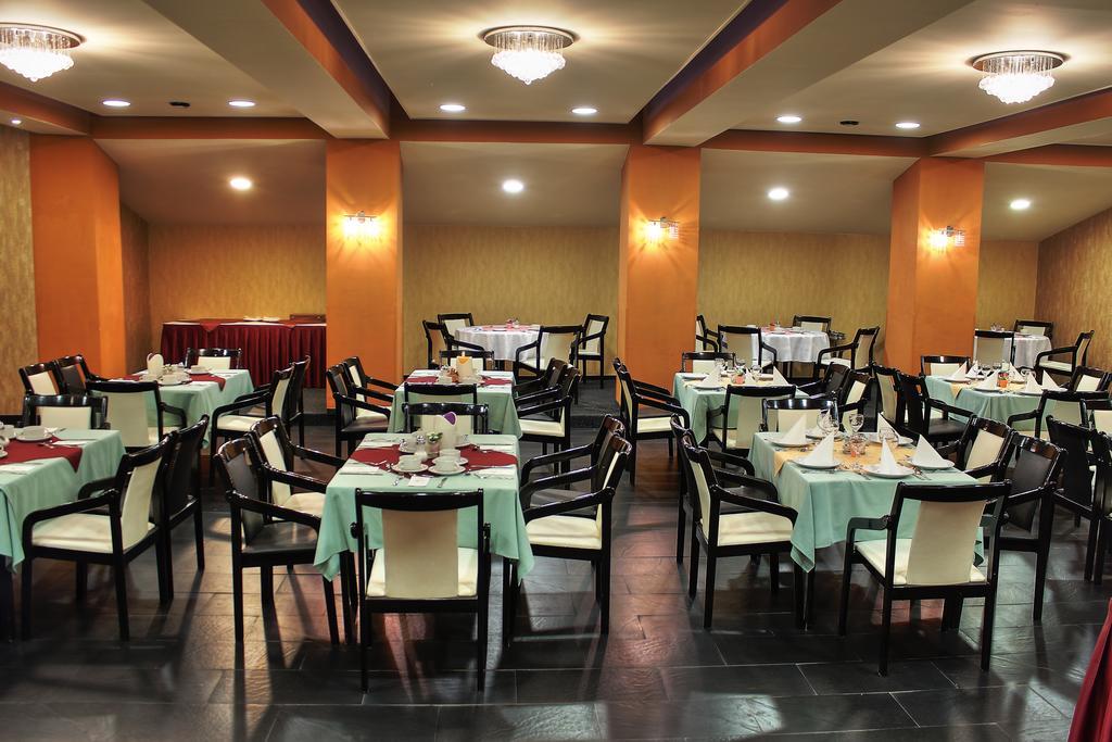 נג'קניז'ה Hotel Central מראה חיצוני תמונה