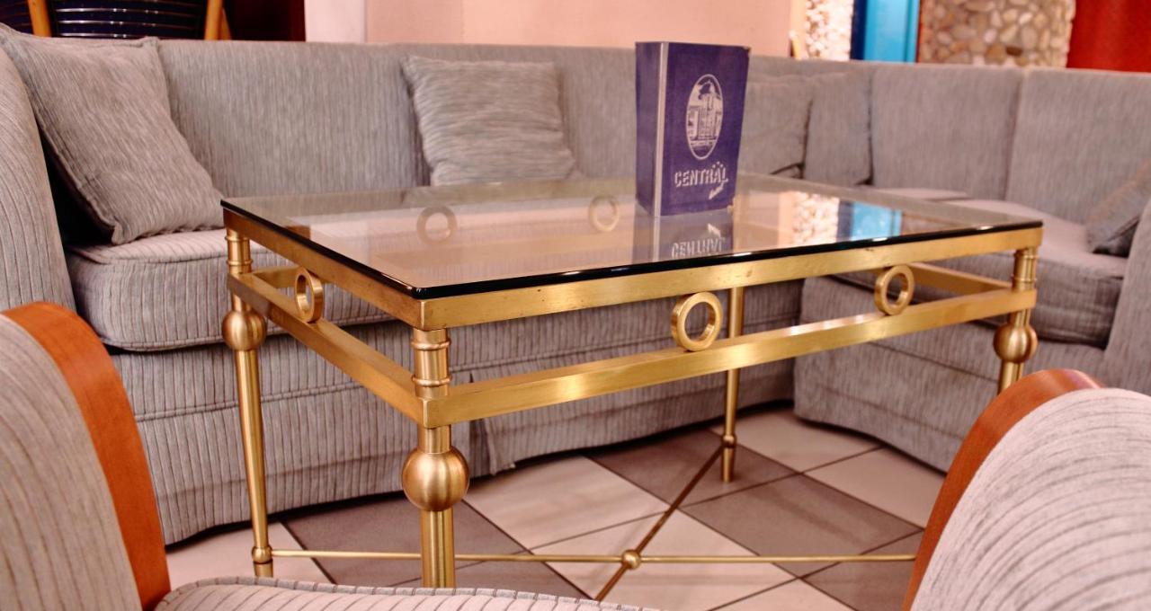 נג'קניז'ה Hotel Central מראה חיצוני תמונה
