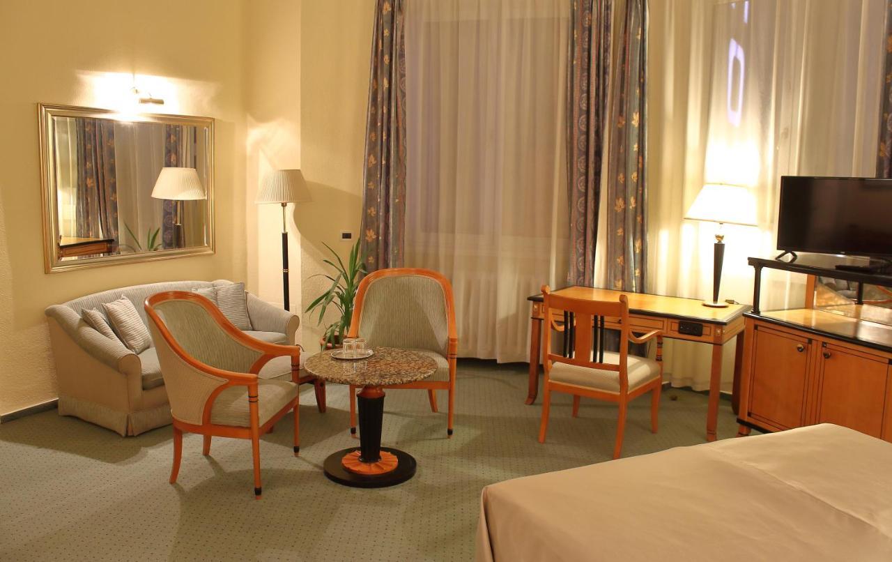 נג'קניז'ה Hotel Central מראה חיצוני תמונה